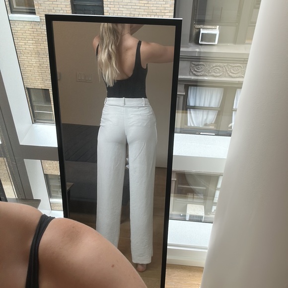 Aritzia Pants - Wilfred
The Effortless Pant™ from Aritzia